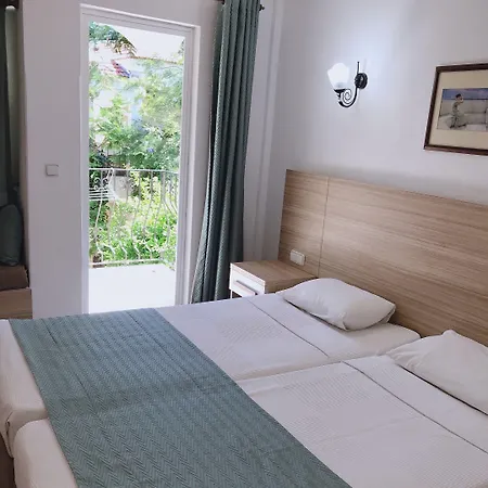 Ant Hotel 3*
