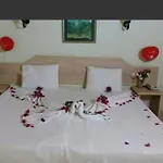 מלון Ant 3*