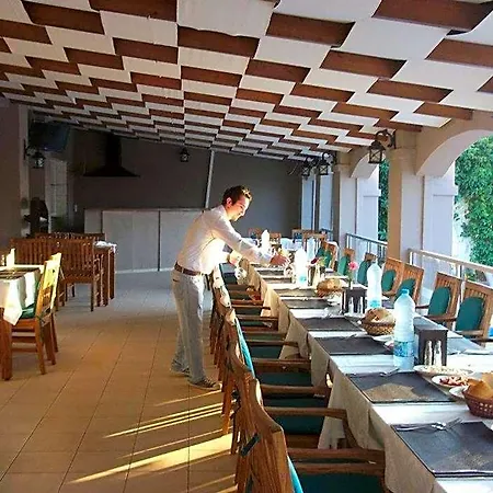 Ant Hotel 3*