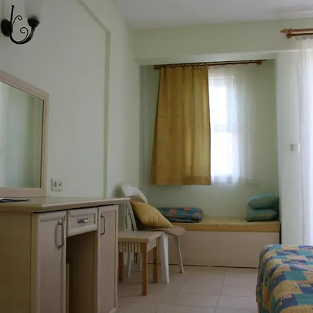 Ξενοδοχείο Ant 3*