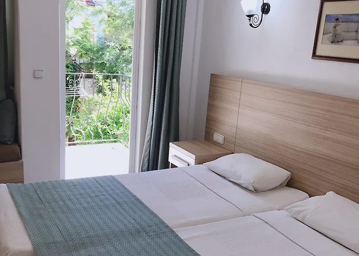 Ant Hotel 3*