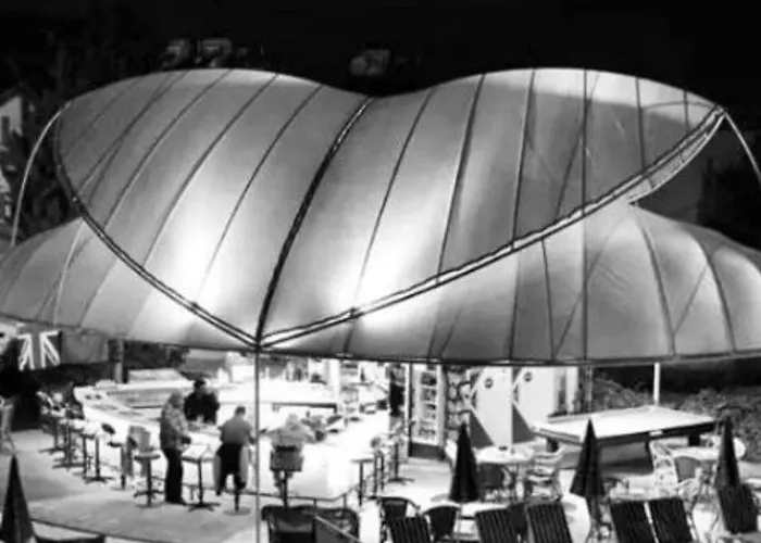 Ant Hotel 3*